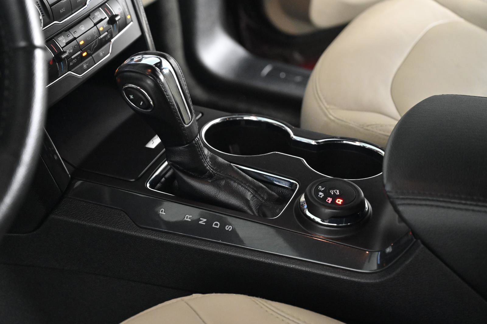 Used 2018 Ford Explorer XLT w/ Equipment Group 202A image 17