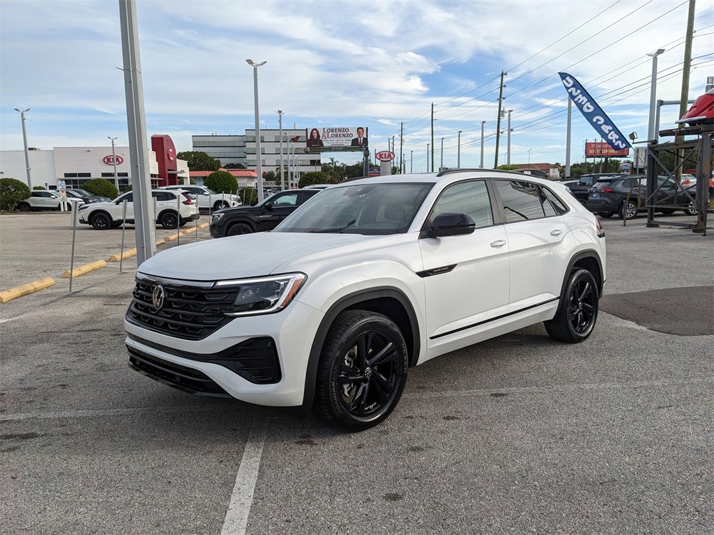 New 2026 Volkswagen Atlas Cross Sport SEL R-Line image 2