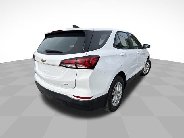 Used 2023 Chevrolet Equinox LS AWD/4WD image 3