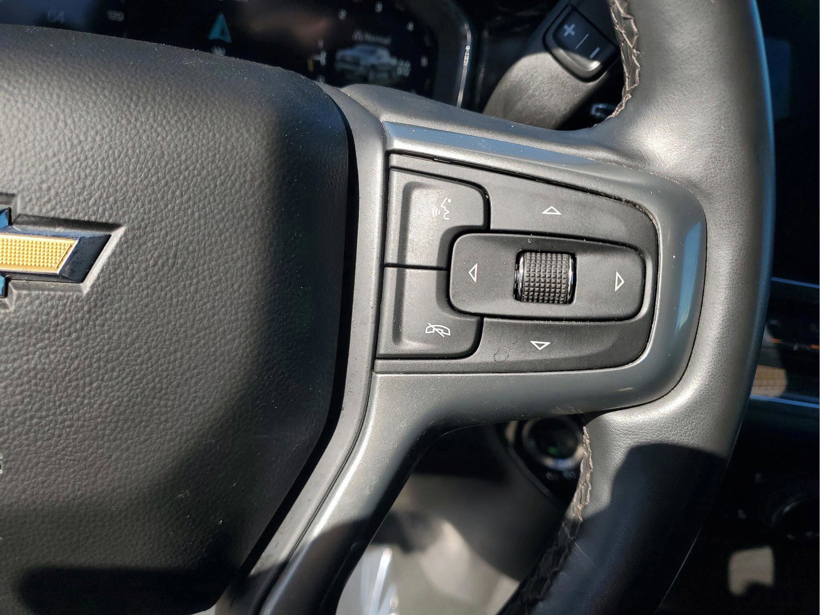 Used 2025 Chevrolet Silverado 1500 LT AWD/4WD image 24