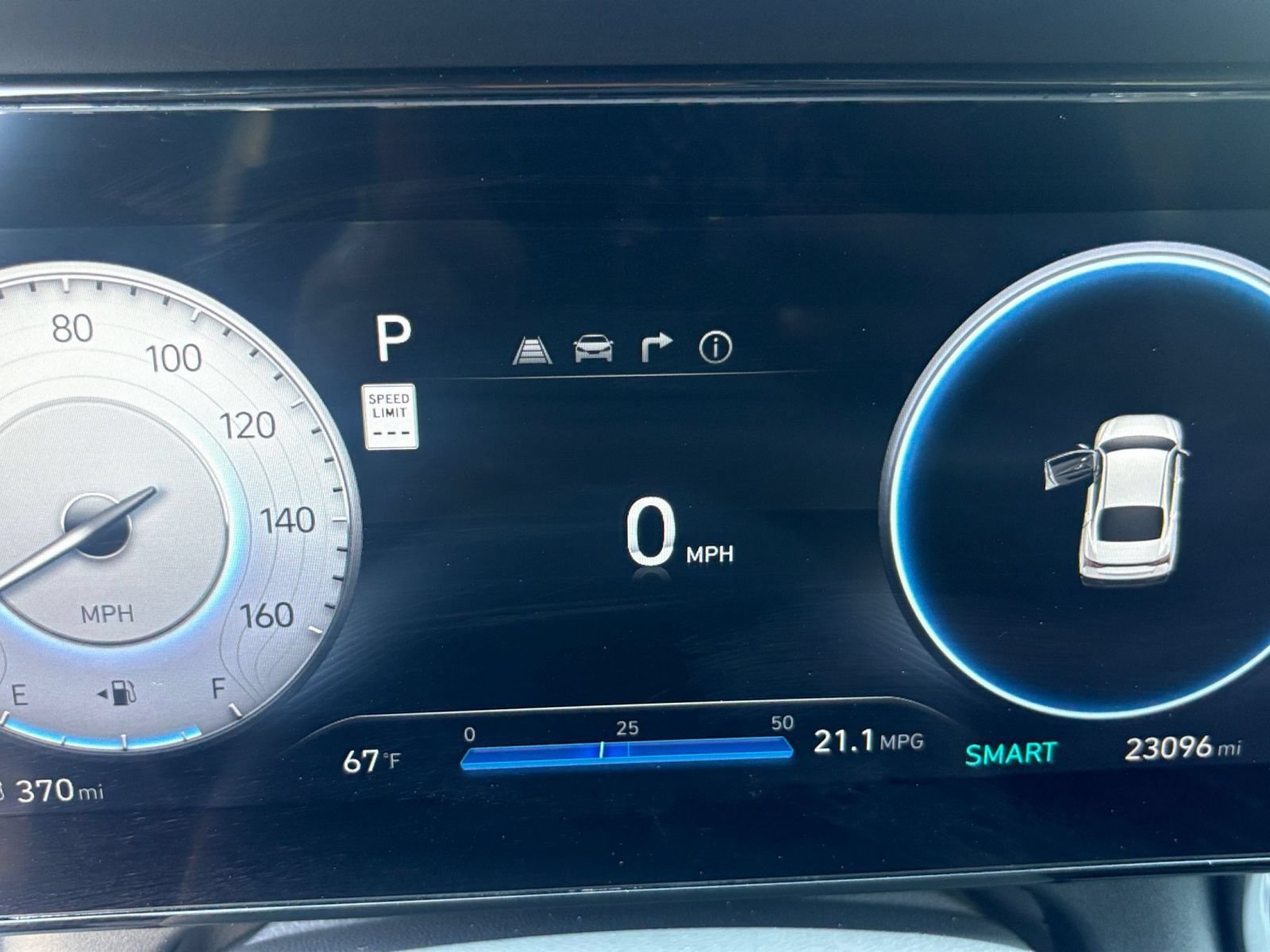 Used 2025 Hyundai Elantra SEL FWD image 40