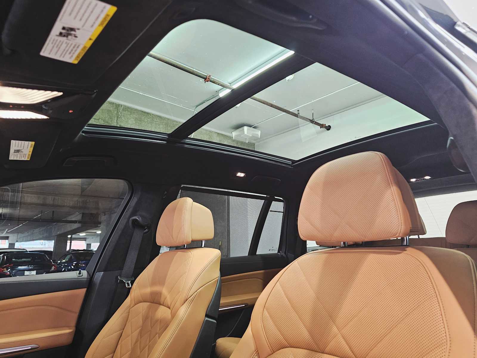 Used 2024 BMW X7 xDrive40i w/ M Sport Package image 24