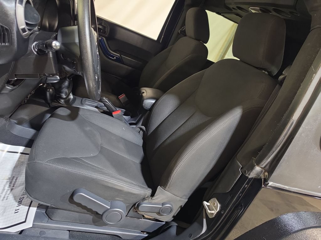 Used 2015 Jeep Wrangler Sport AWD/4WD image 13