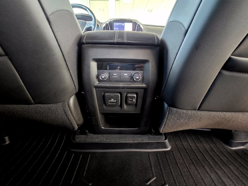 Used 2023 Chevrolet Traverse LT w/ LT Premium Package AWD/4WD image 73