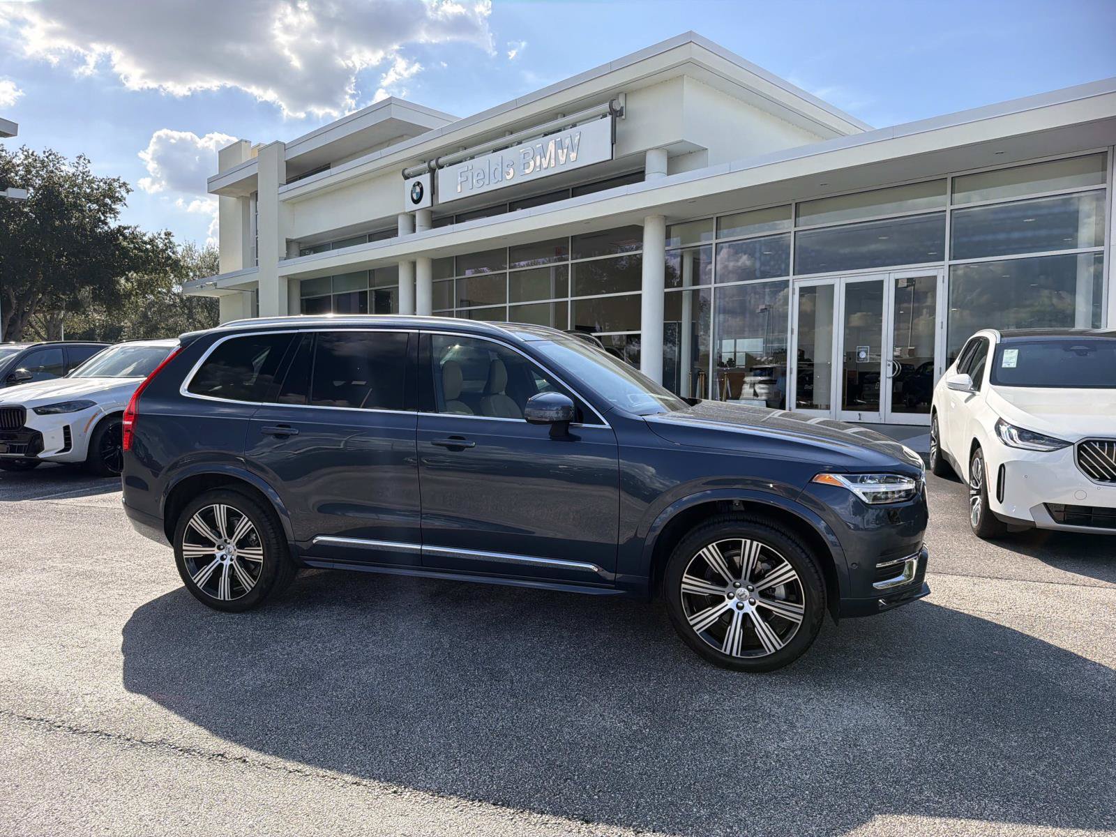 Used 2025 Volvo XC90 B6 Ultra w/ Lounge Package