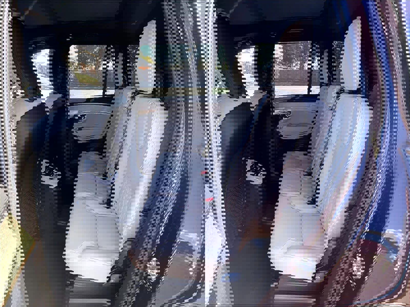 New 2026 Volvo XC90 T8 Plus w/ Protection Package Premier image 12