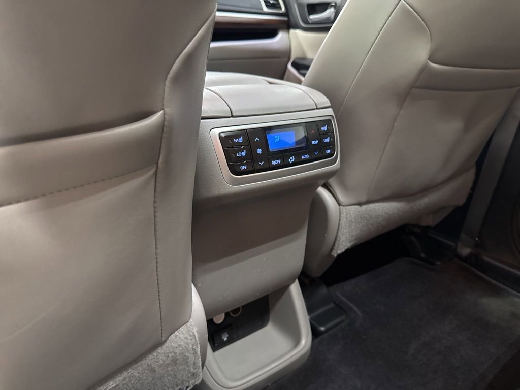 Used 2015 Toyota Highlander Limited Platinum AWD/4WD image 37