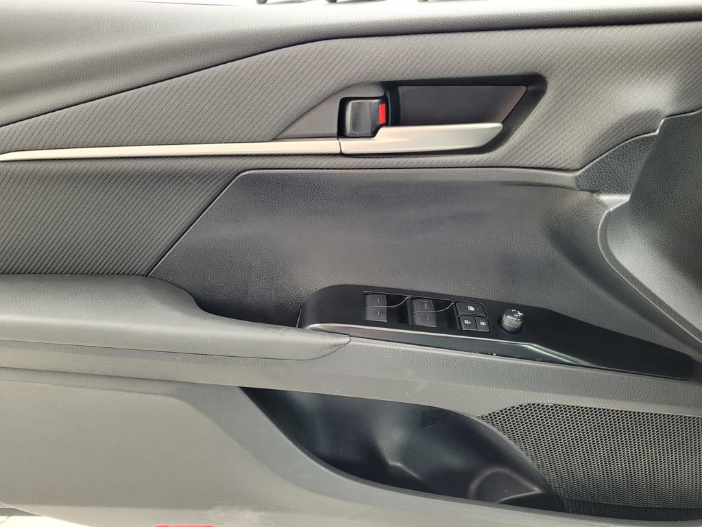 Used 2026 Toyota Camry SE FWD image 23