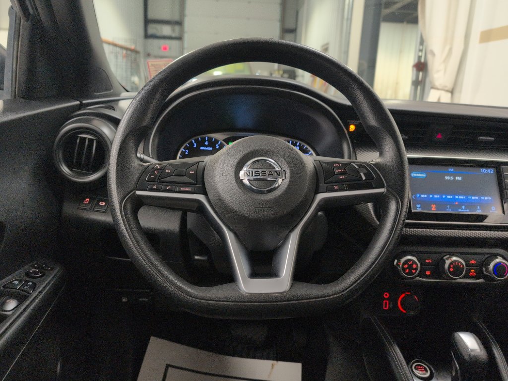 Used 2018 Nissan Kicks S image 11