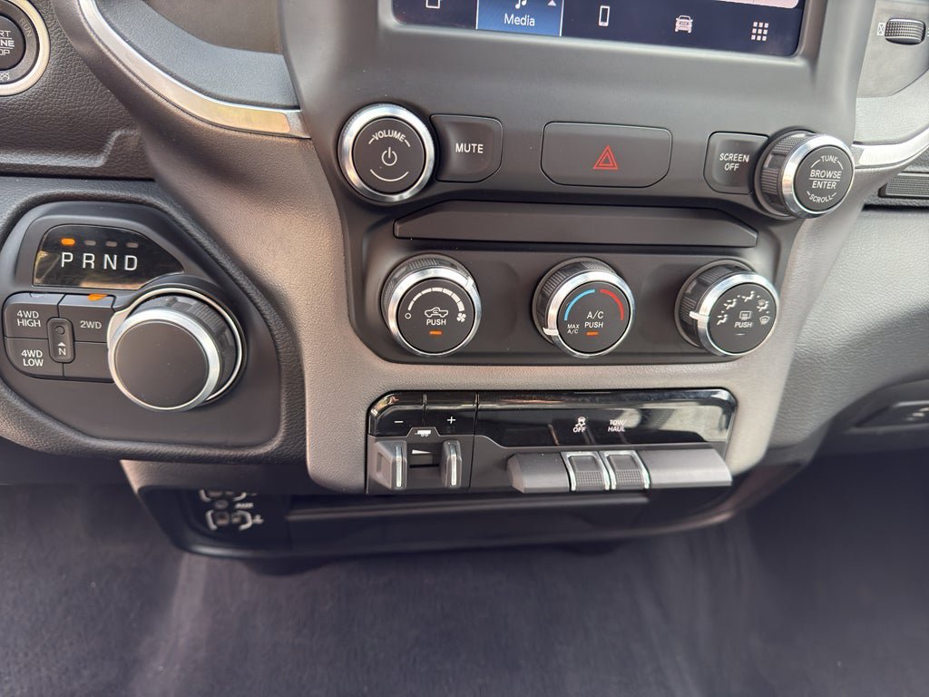 Used 2024 RAM 2500 Big Horn AWD/4WD image 18