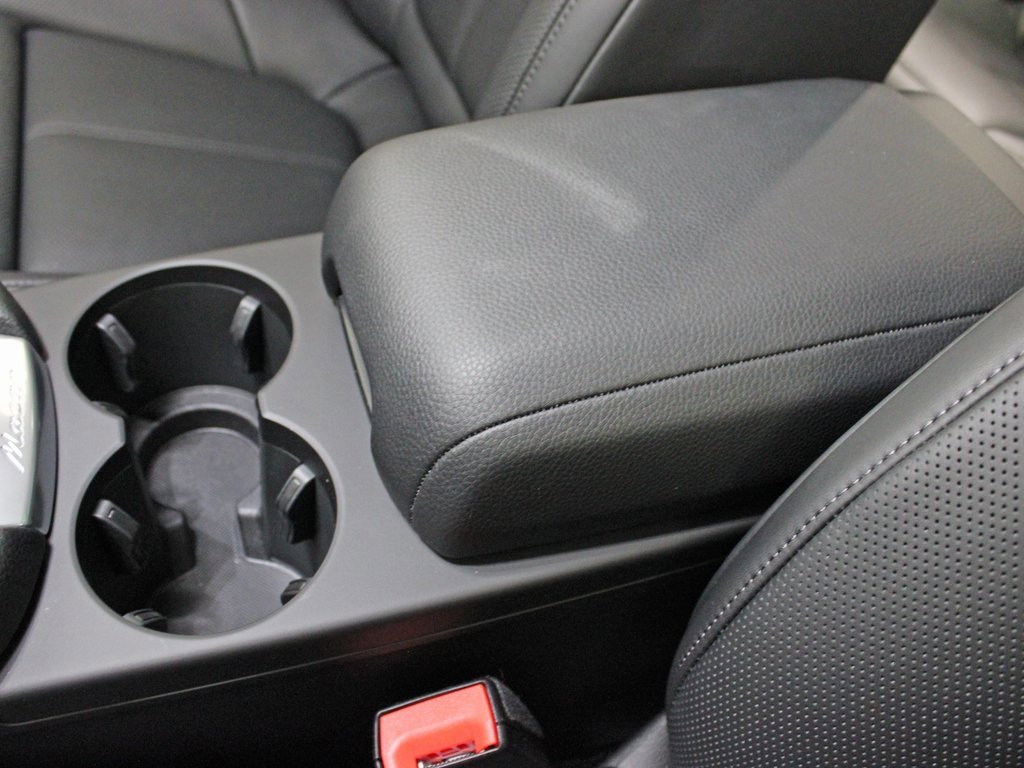 Used 2026 Porsche Macan image 30