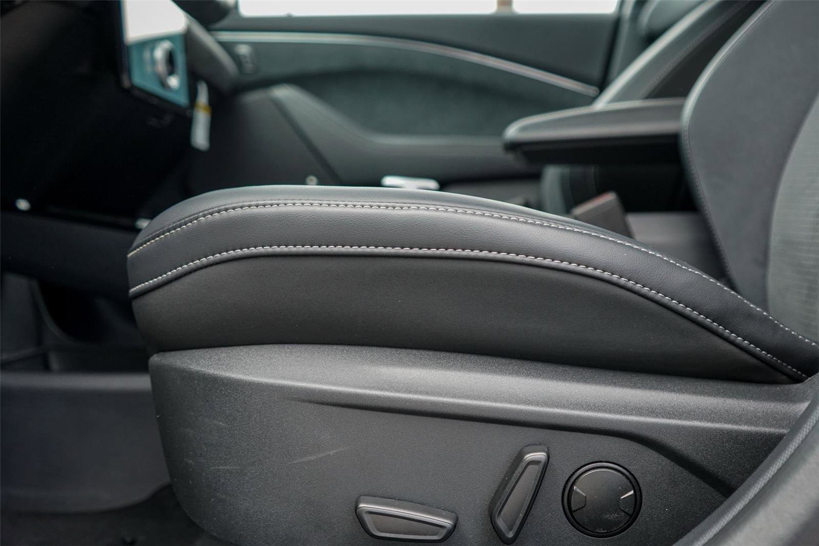 Certified 2023 Ford Mustang Mach-E GT w/ GT Performance Edition AWD/4WD image 21