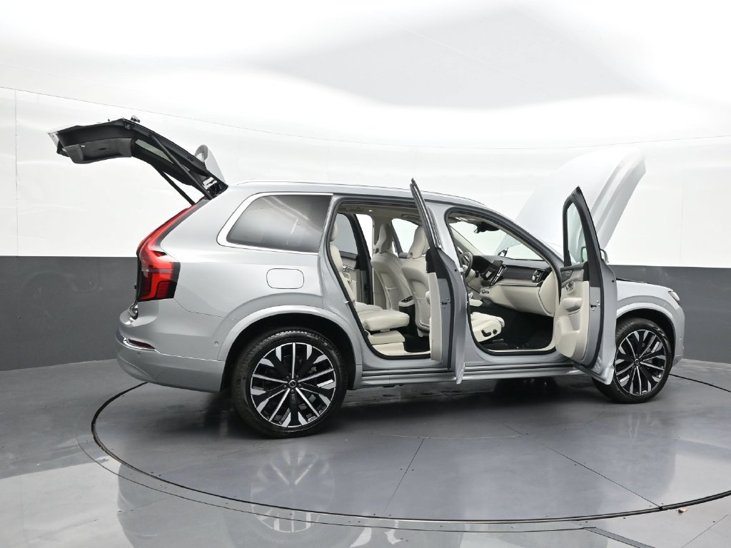 Used 2026 Volvo XC90 B6 Ultra w/ Protection Package AWD/4WD image 33
