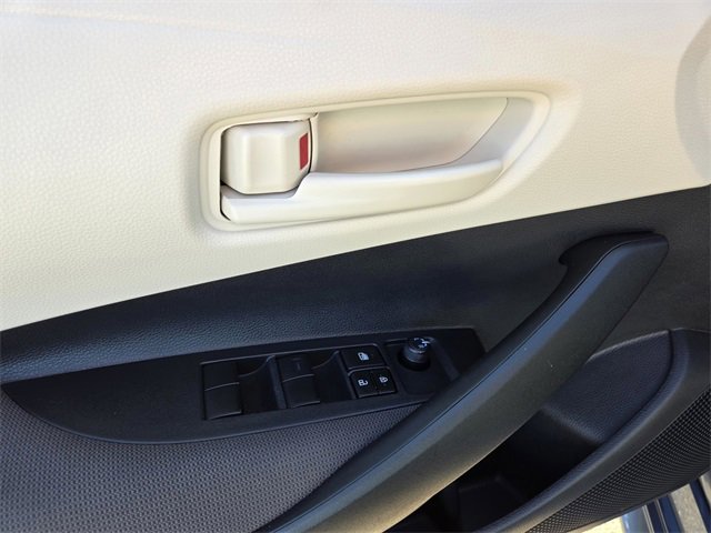 Used 2025 Toyota Corolla LE image 21