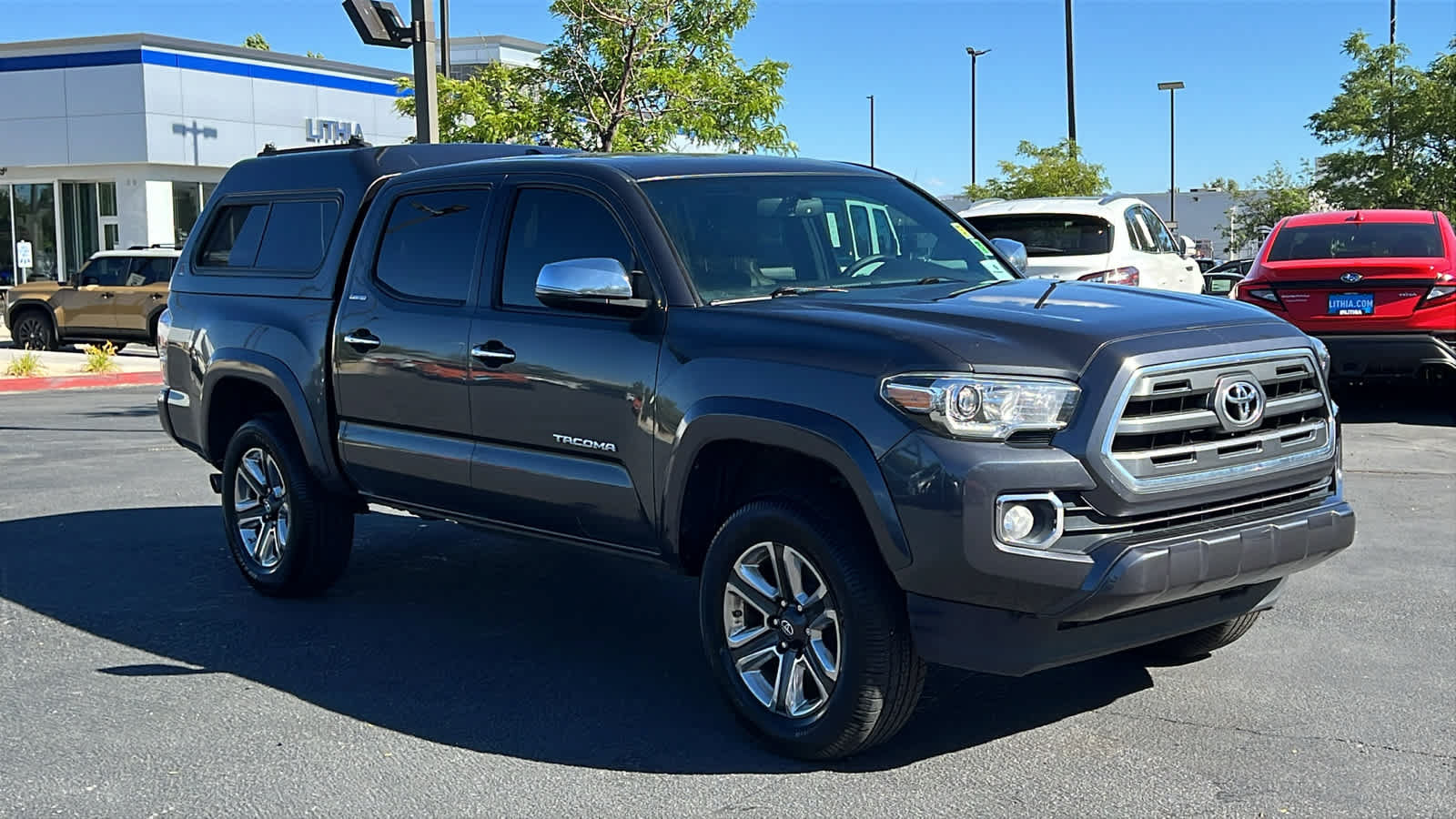 Used 2017 Toyota Tacoma Limited w/ Tow Package AWD/4WD image 3