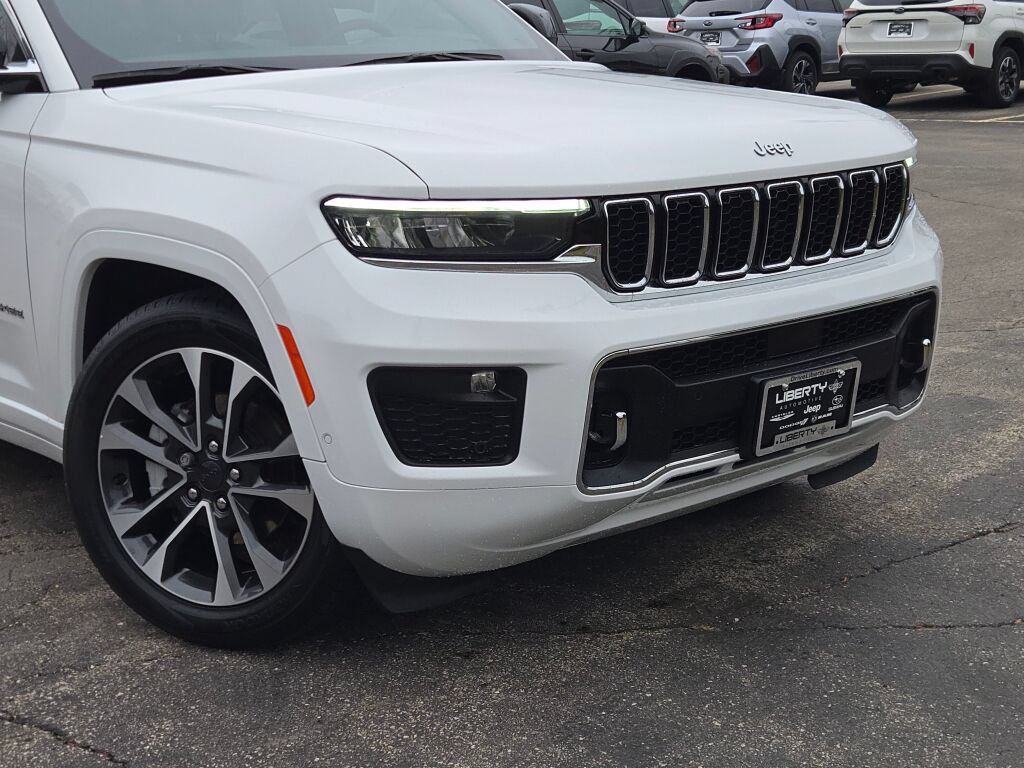Certified 2023 Jeep Grand Cherokee Overland w/ Luxury Tech Group IV AWD/4WD image 4