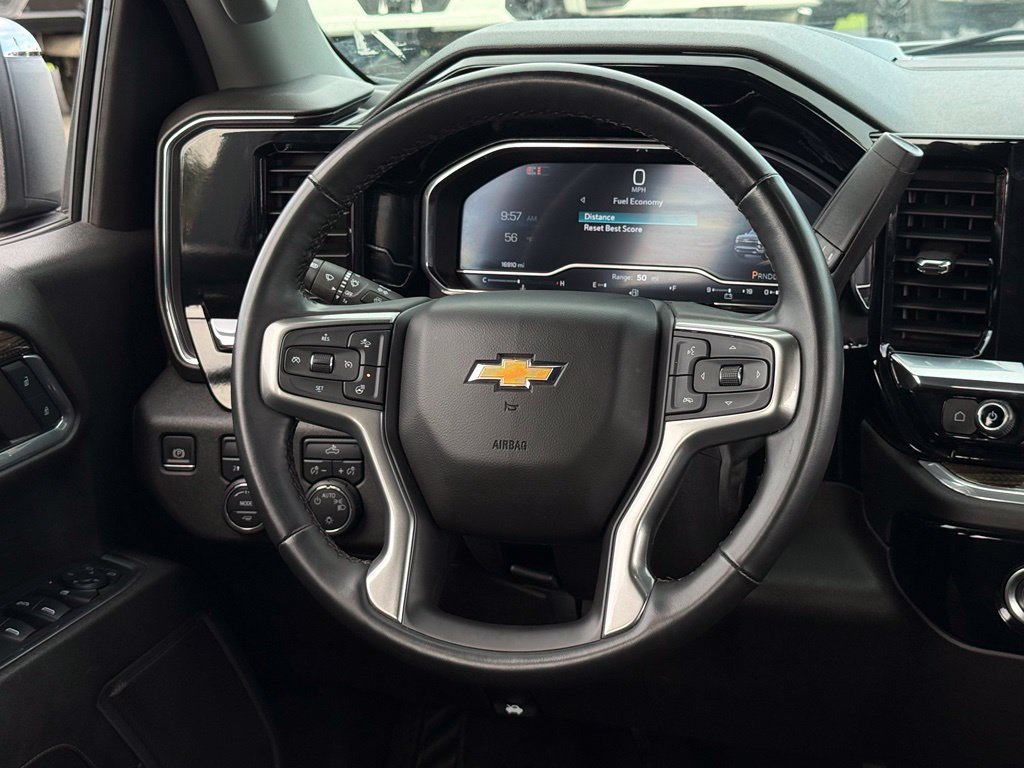 Used 2024 Chevrolet Silverado 1500 LT AWD/4WD image 7