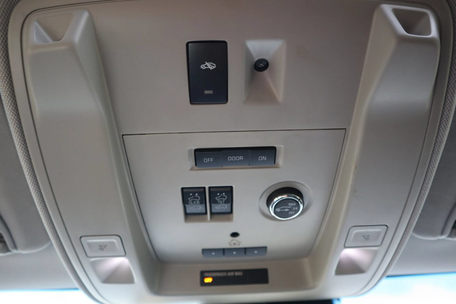 Used 2015 Chevrolet Suburban LTZ RWD image 45