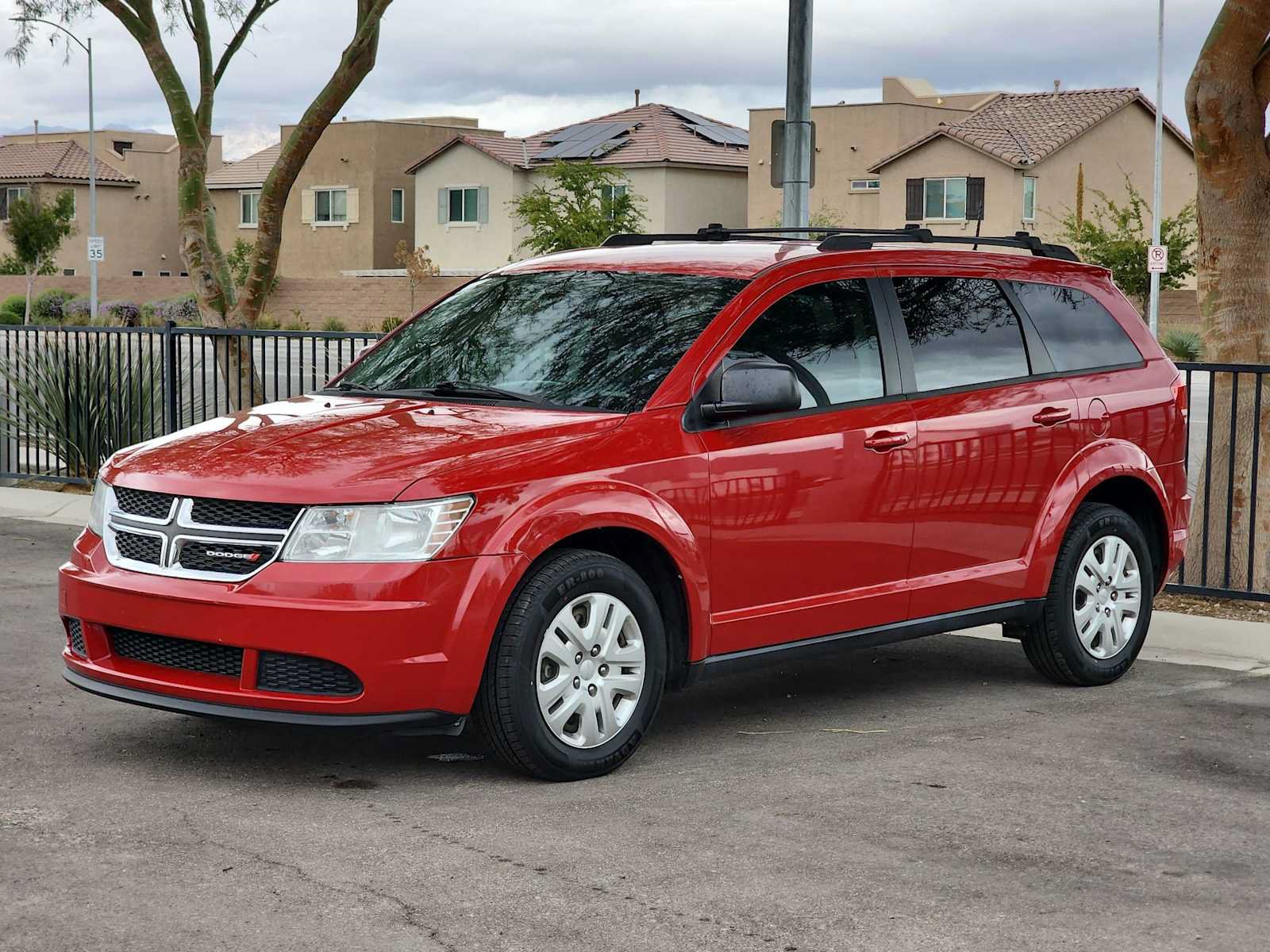 Used 2020 Dodge Journey SE FWD image 4