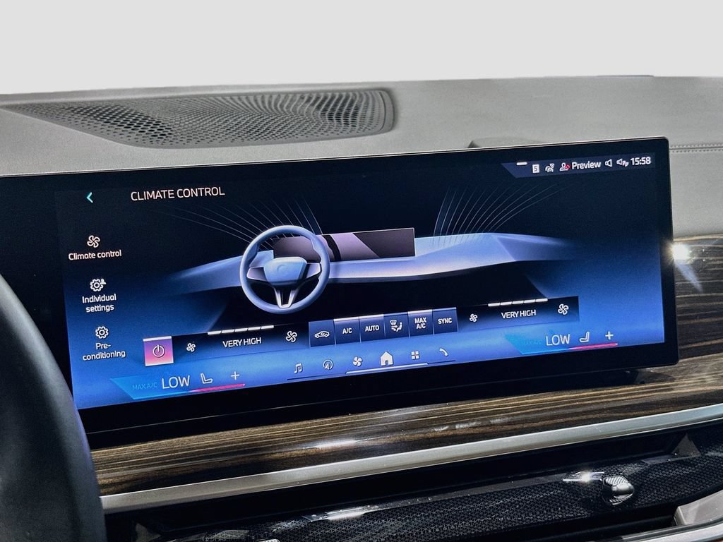 Used 2024 BMW X5 sDrive40i w/ Premium Package RWD image 16