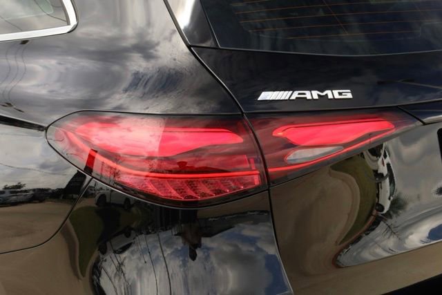 Certified 2025 Mercedes-Benz GLC 43 AMG 4MATIC image 11