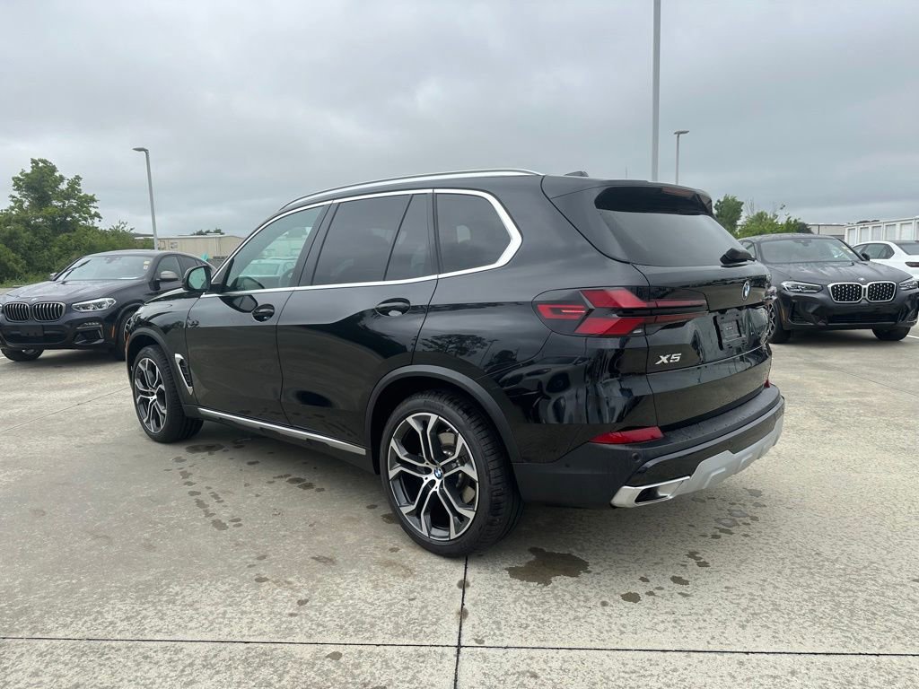 Certified 2026 BMW X5 sDrive40i w/ Parking Assistance Package RWD image 7