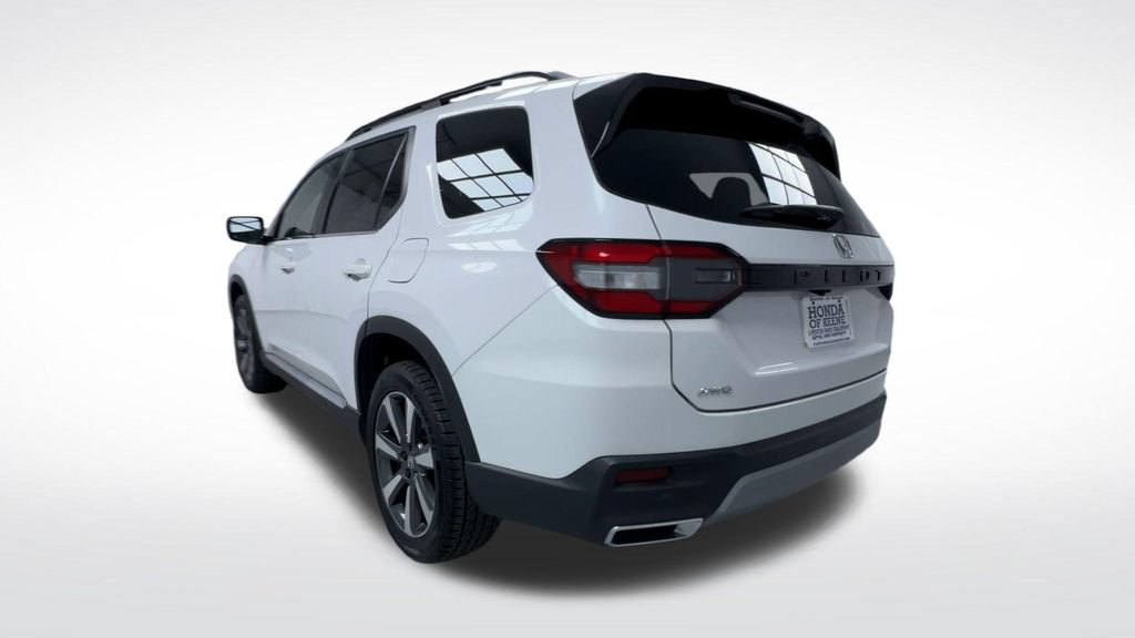 Used 2024 Honda Pilot Touring image 8