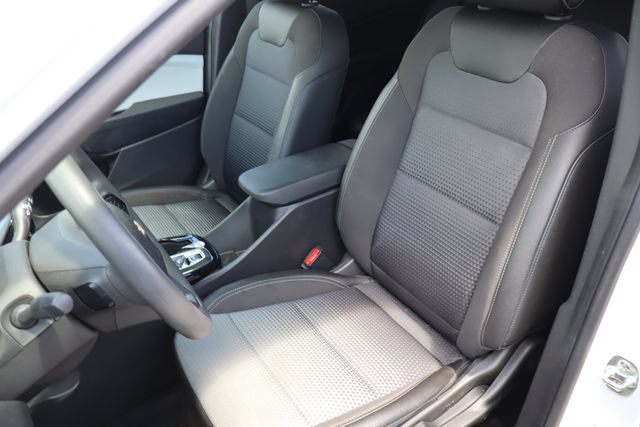 Used 2025 Chevrolet Trax LT FWD image 6