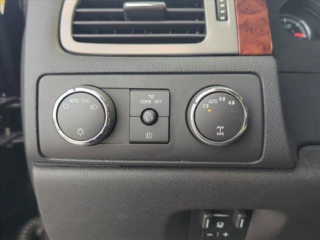 Used 2013 Chevrolet Avalanche LTZ image 19