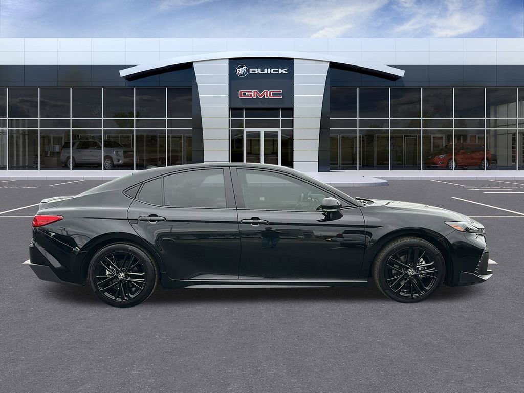 Used 2025 Toyota Camry LE image 6