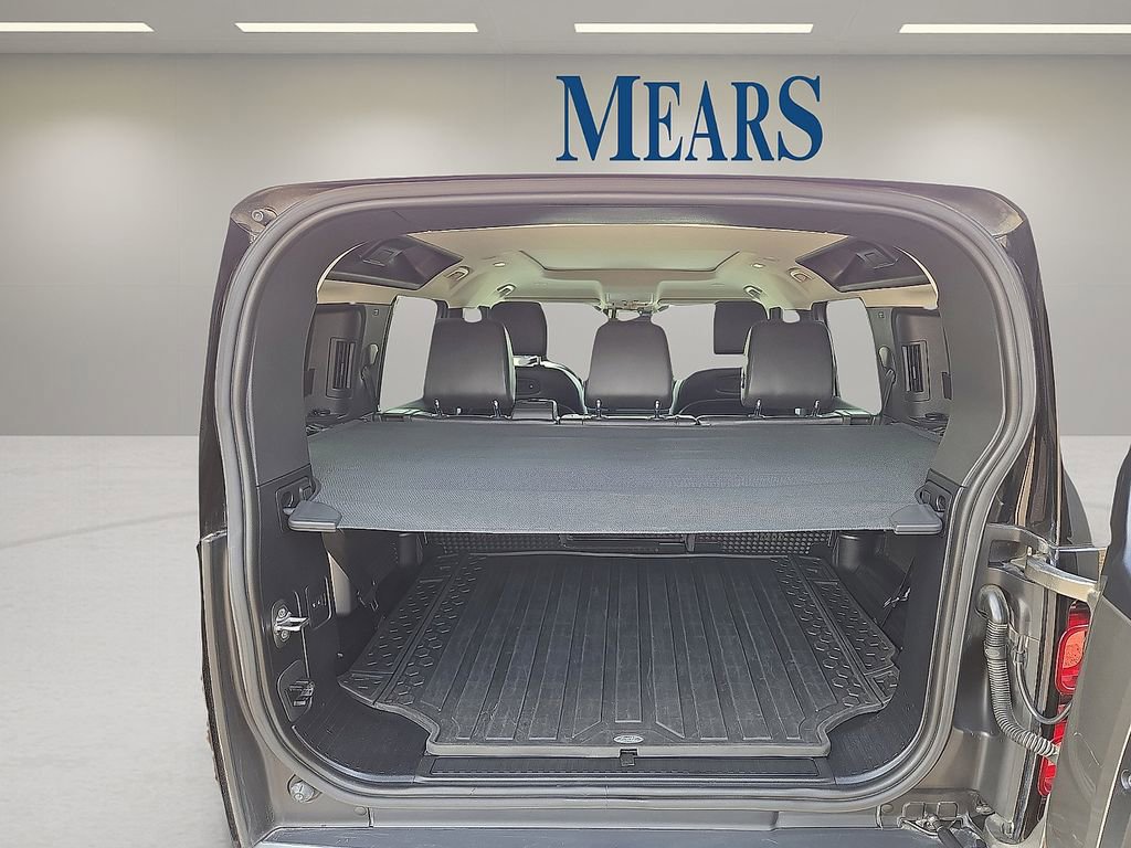 Used 2021 Land Rover Defender 110 SE image 14