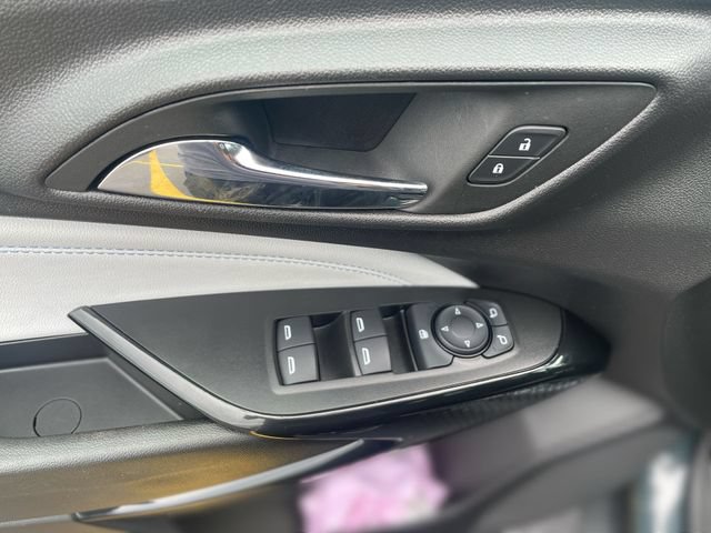 Used 2025 Chevrolet Trax LT FWD image 15