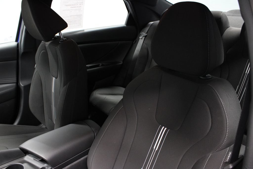 Used 2025 Hyundai Elantra Sport FWD image 25