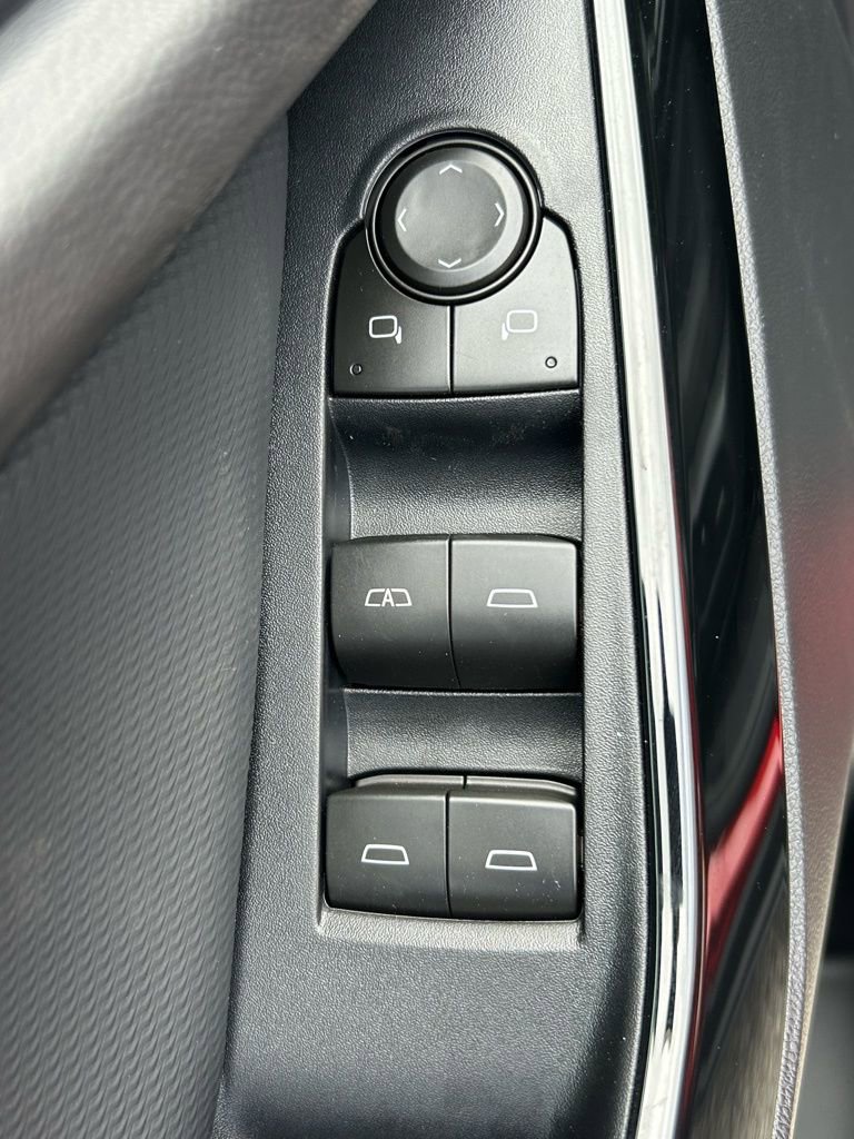 New 2026 Chevrolet Equinox LT w/ Convenience Package II image 31