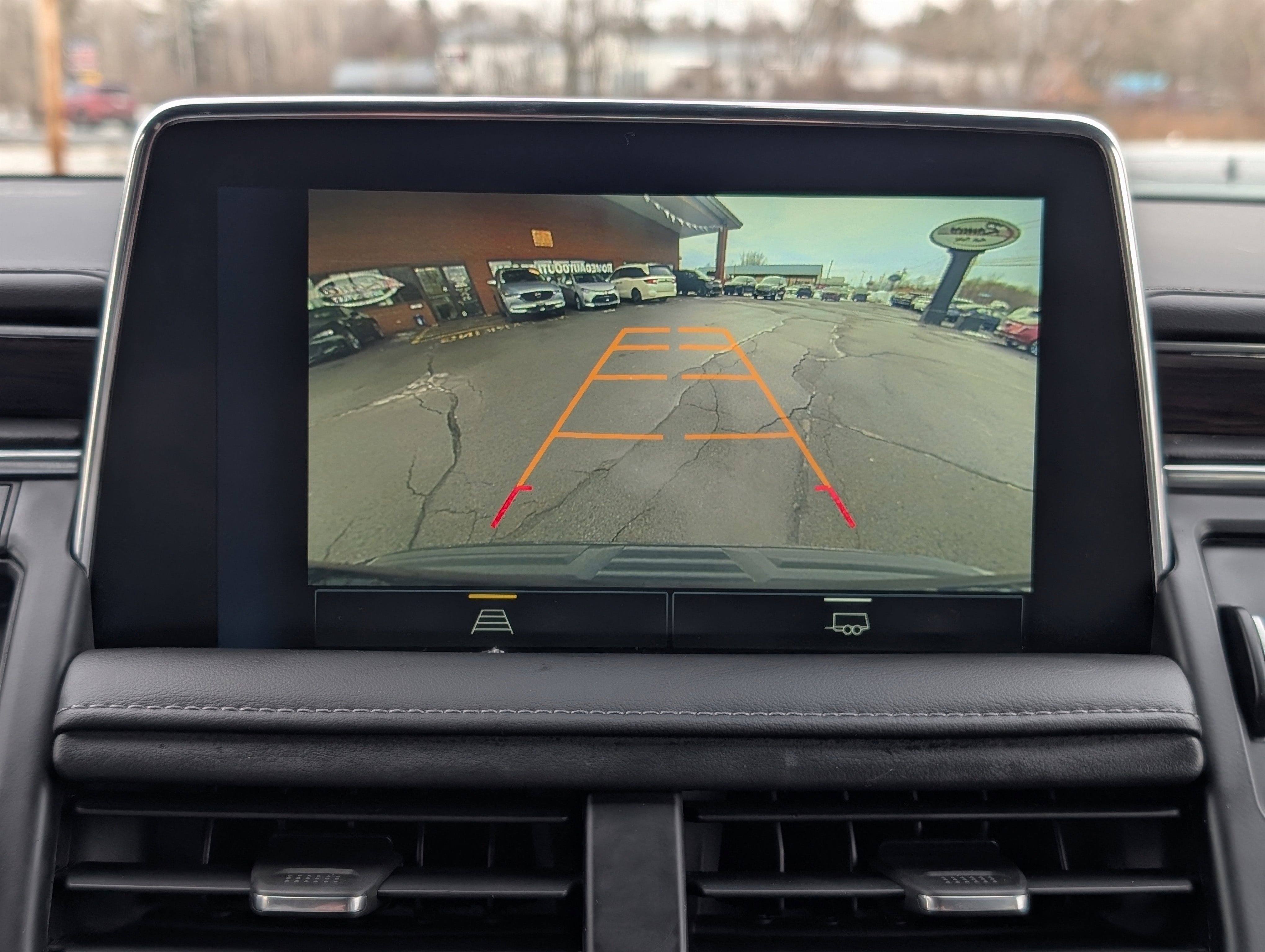 Used 2022 Chevrolet Tahoe LT image 3