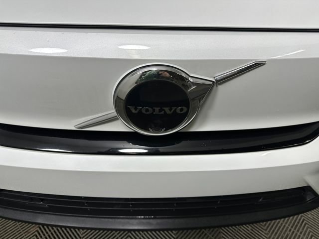 Used 2023 Volvo XC40 Recharge Plus w/ Protection Package Premier image 9