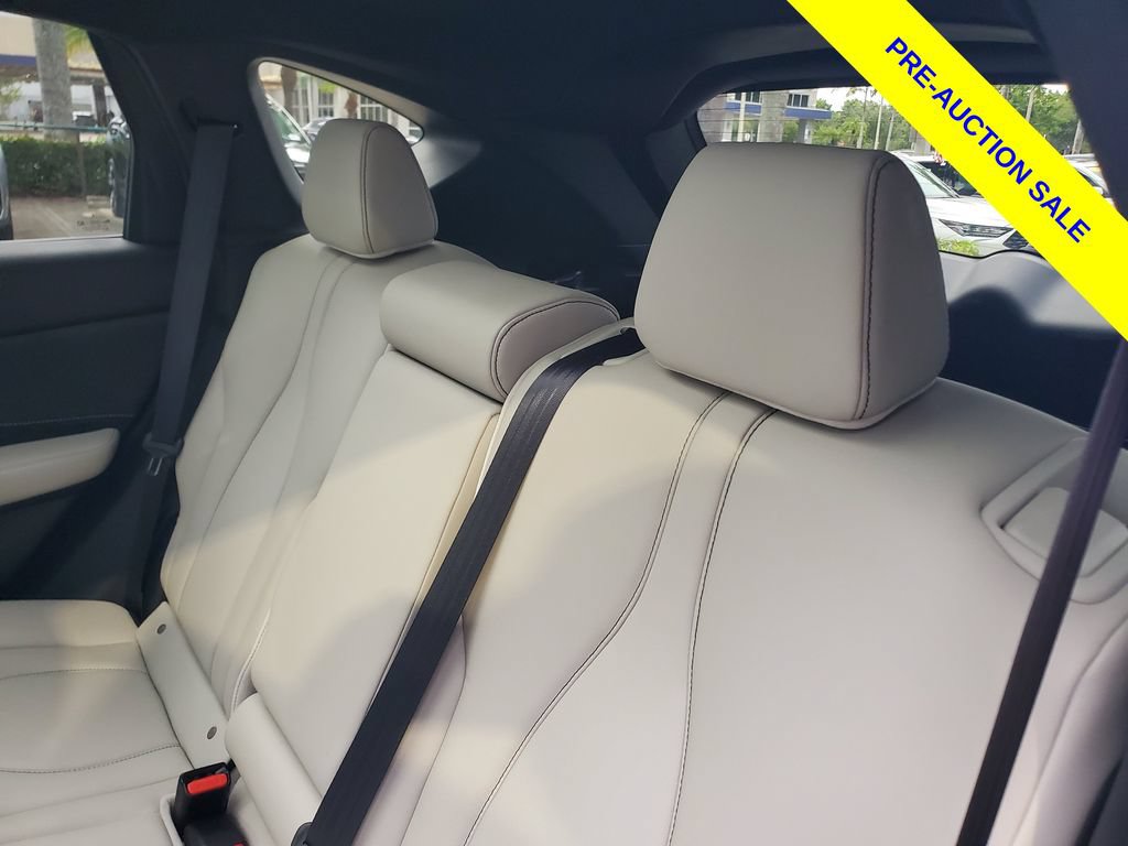 Used 2025 Acura RDX SH-AWD image 13