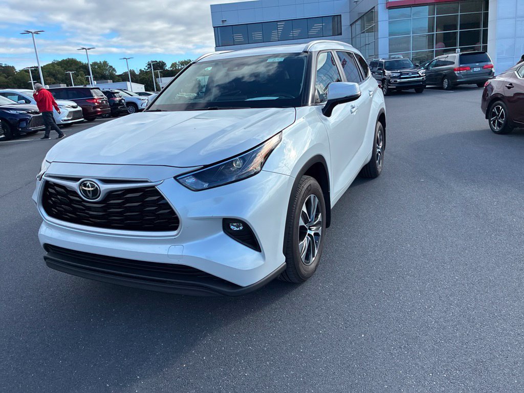Certified 2026 Toyota Highlander XLE AWD/4WD image 19
