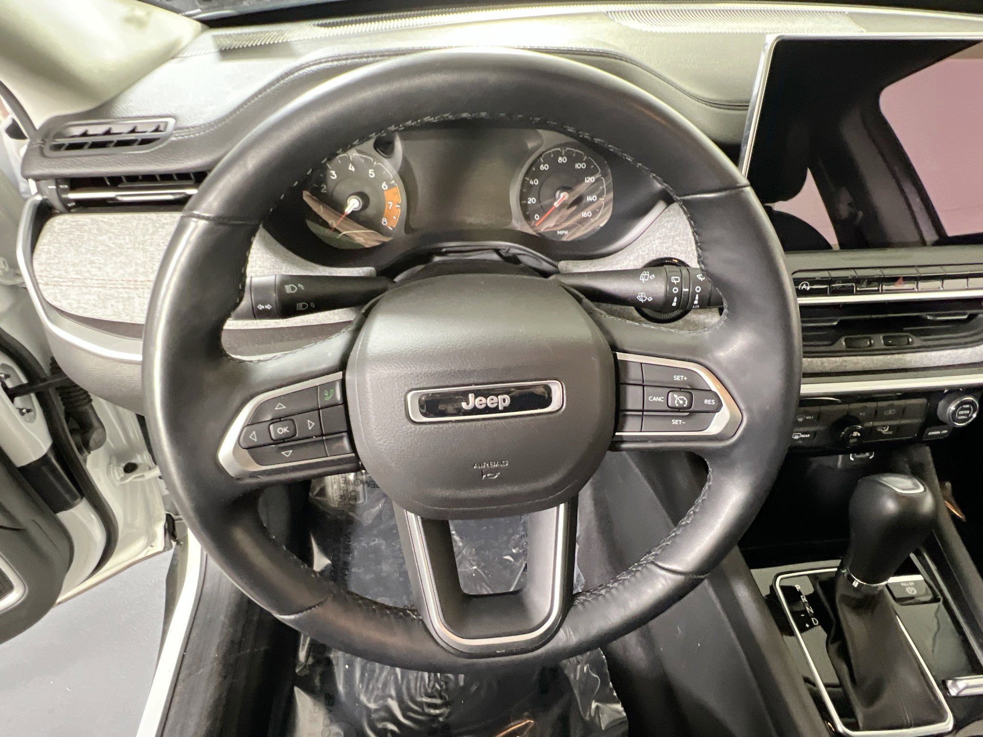 Used 2022 Jeep Compass Latitude w/ Sun and Sound Group AWD/4WD image 11