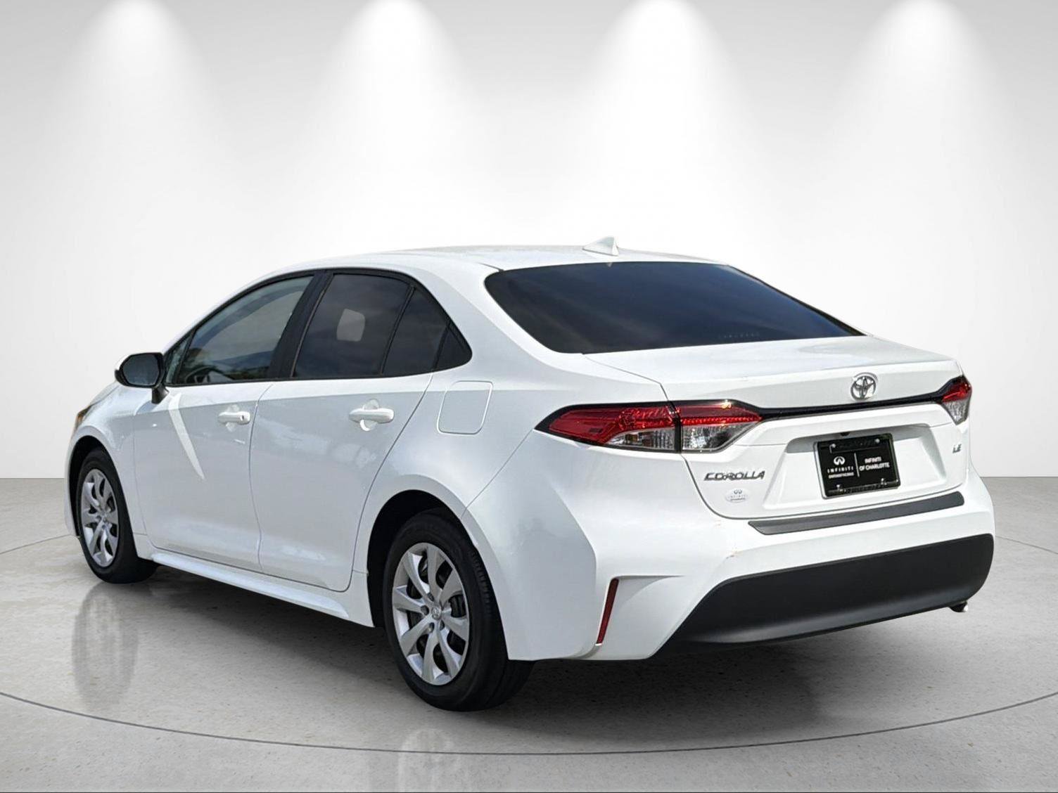 Used 2023 Toyota Corolla LE w/ Carpet Mat Package (TMS) FWD image 3