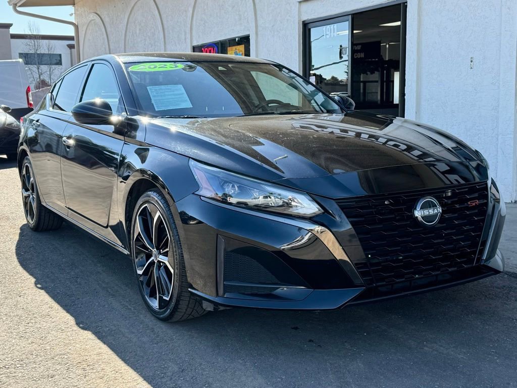 Used 2023 Nissan Altima 2.5 SR video 1