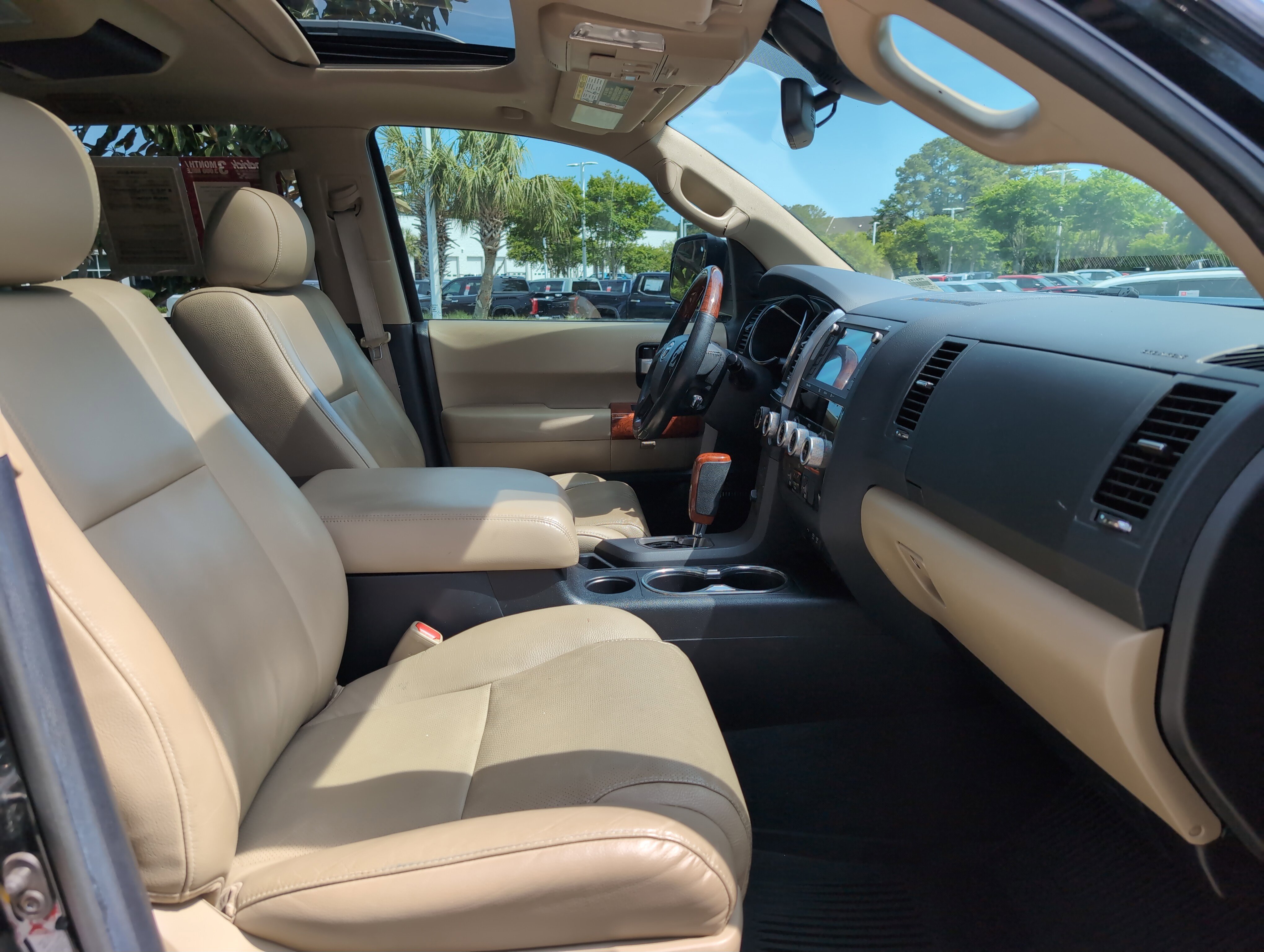 Used 2020 Toyota Sequoia Platinum AWD/4WD image 34