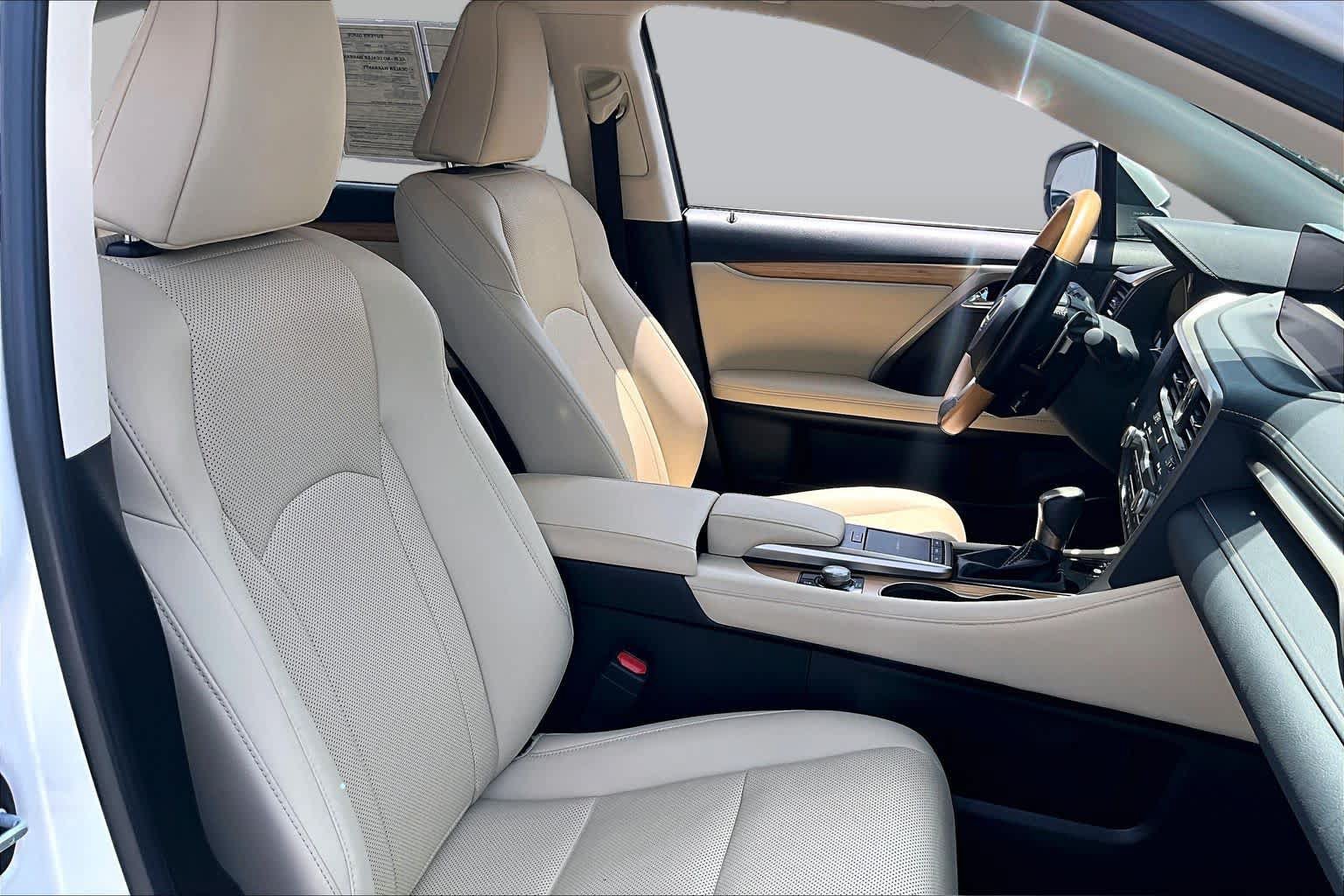 Used 2022 Lexus RX 350L FWD w/ Premium Package image 9