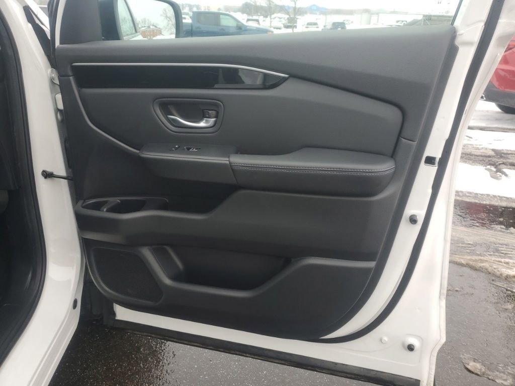 Certified 2025 Honda Pilot EX-L image 30