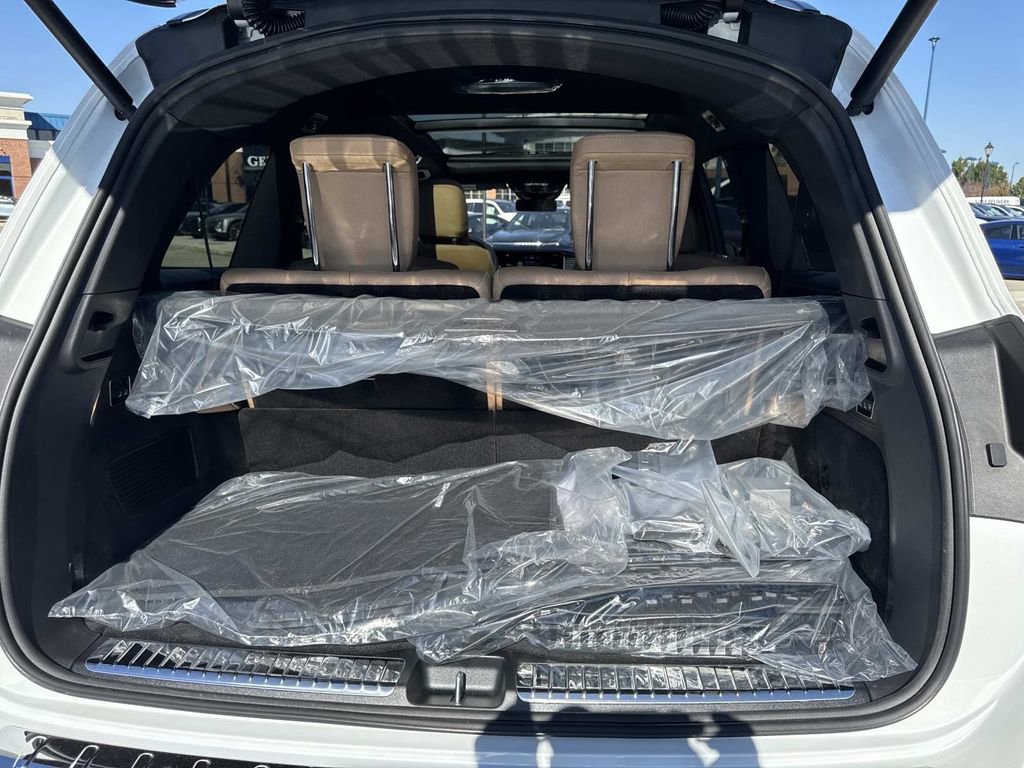 New 2026 Mercedes-Benz GLS 580 4MATIC image 6