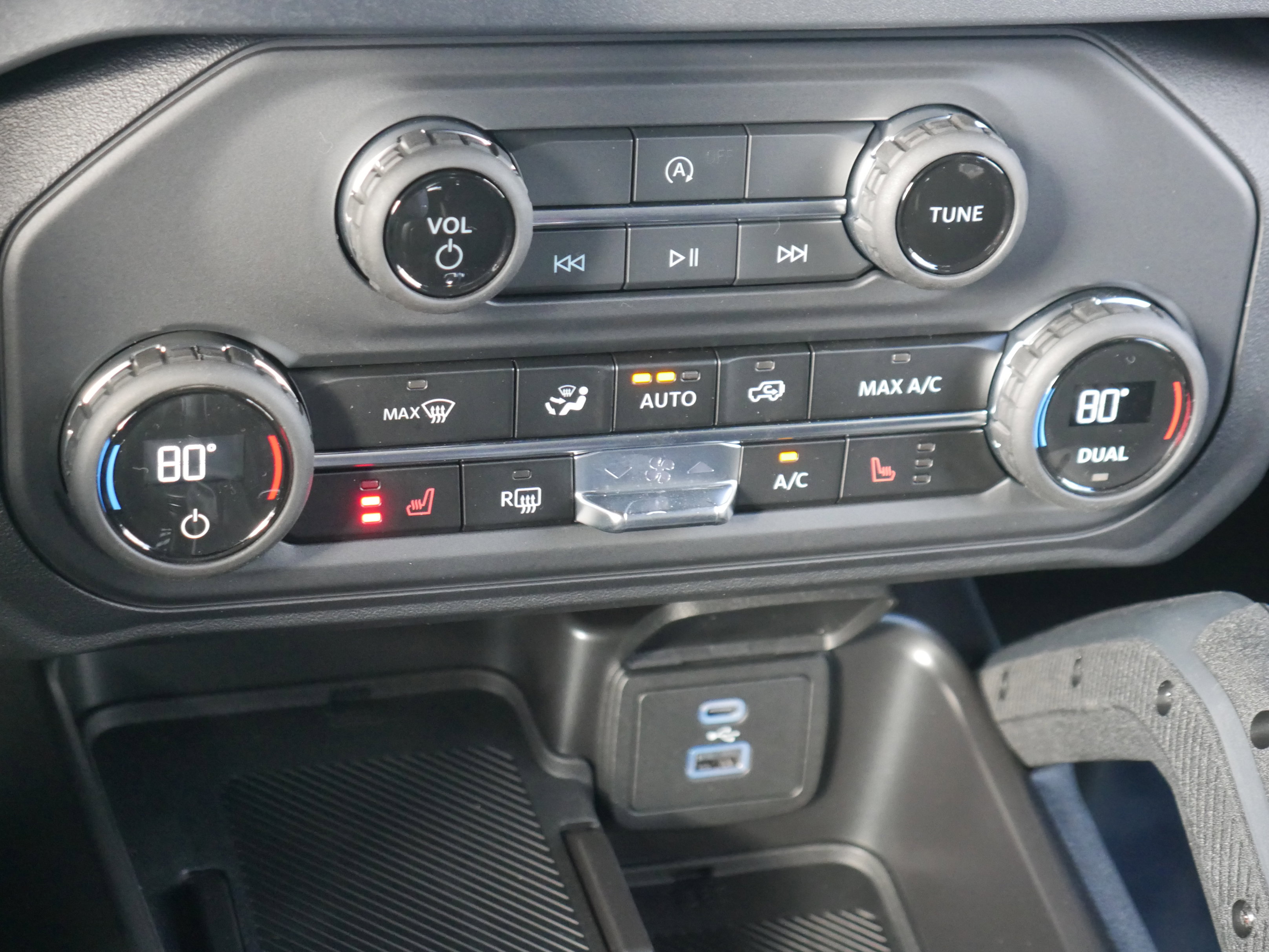 New 2025 Ford Bronco Big Bend w/ Black Diamond Package image 16