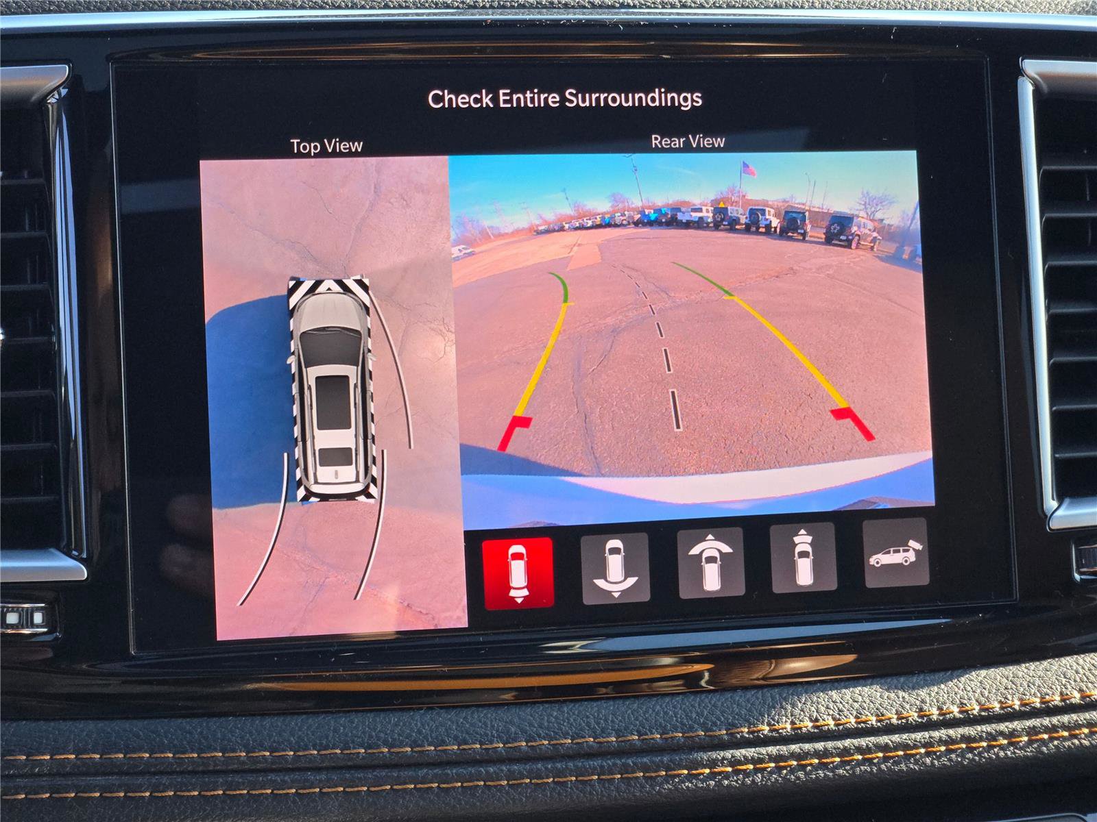 Certified 2022 Chrysler Pacifica Pinnacle AWD/4WD image 37
