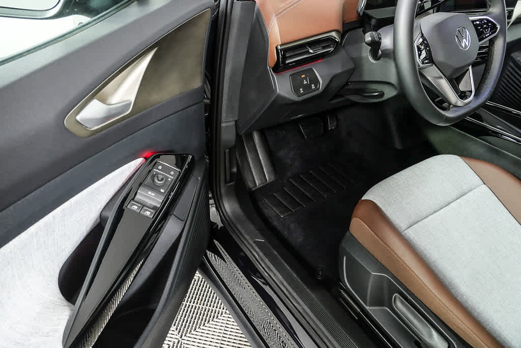 Used 2024 Volkswagen ID.4 2WD image 10