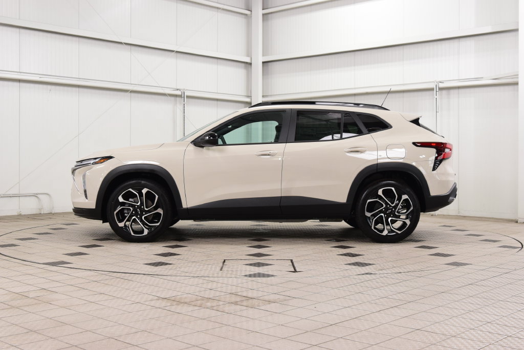 New 2026 Chevrolet Trax RS w/ Sunroof Package FWD image 4