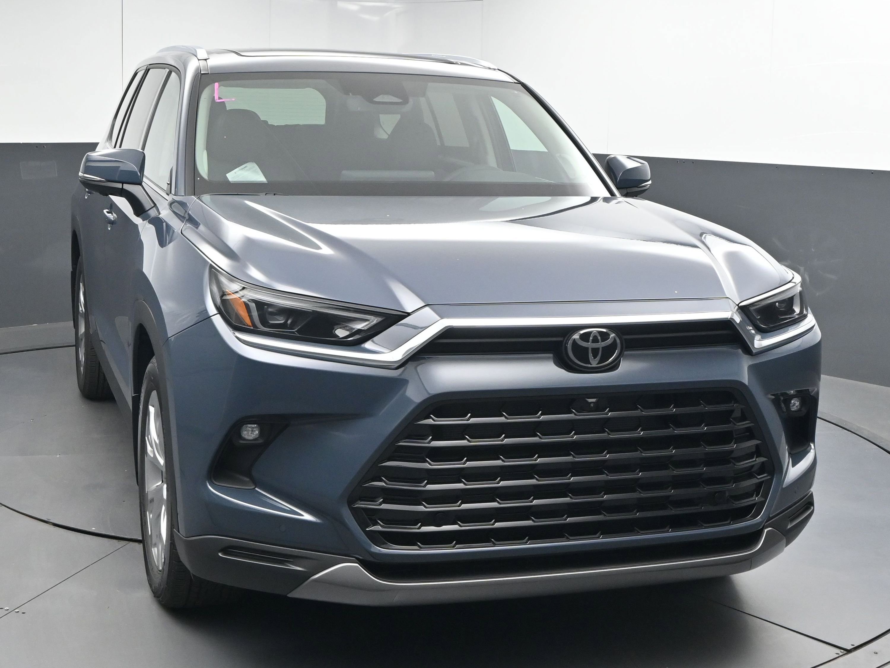 New 2026 Toyota Grand Highlander Limited image 2